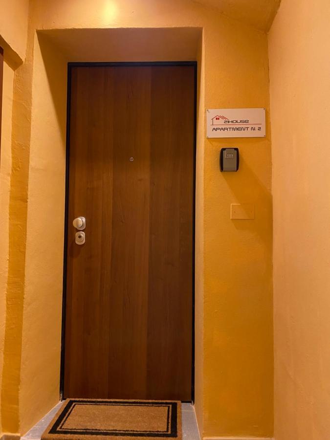 21House - Appartamento 2 Бусто-Арсіціо Екстер'єр фото